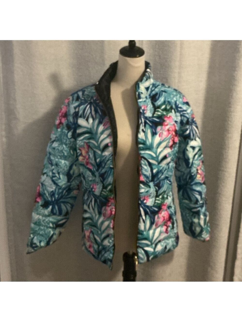 Lily Pulitzer Marley Reversible Puffer Jacket - Picture 9 of 14